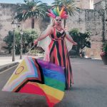 Fotografía: La Drag Queen Vilanovina Barda. Cortesía revista Visión, 2022 Publicación de Color Sitges Link Asociación LGBTIQ+